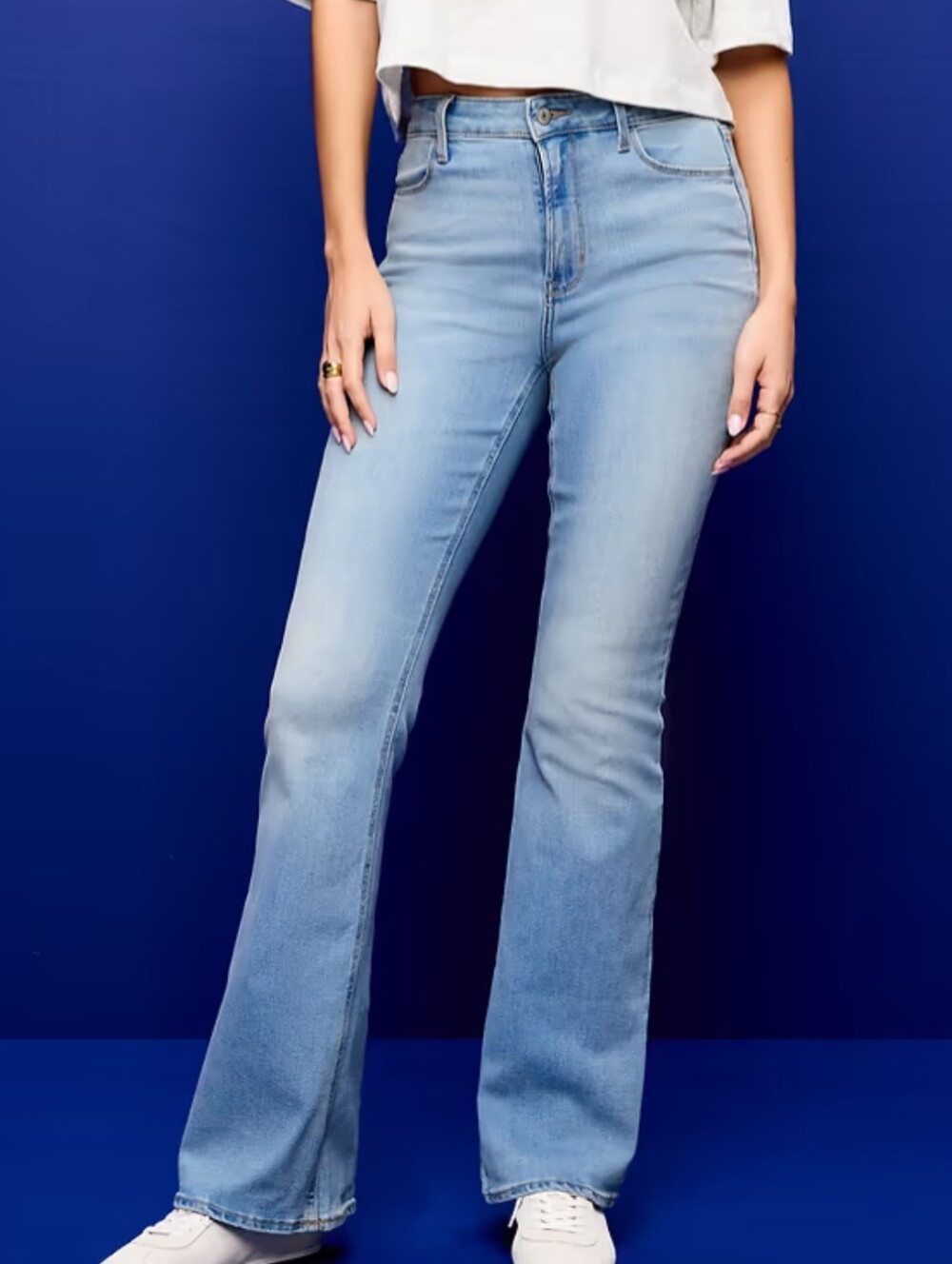 Old Navy Light Wash High-Rise Wow Flare Jeans